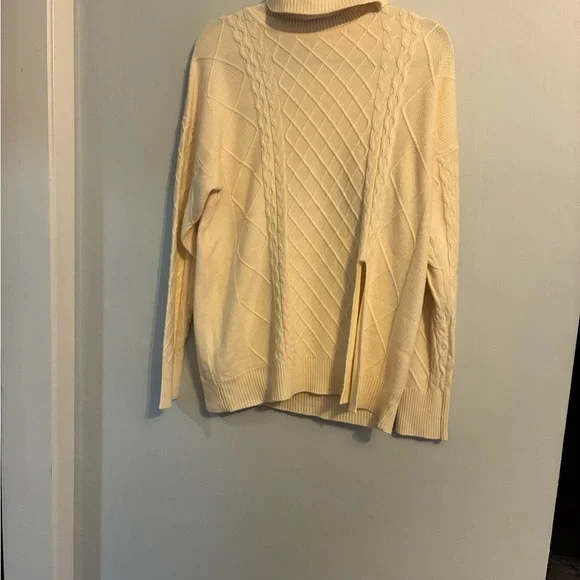 NWT Hem & Thread Cream Turtleneck Sweater Size Large - Picture 3 of 10
